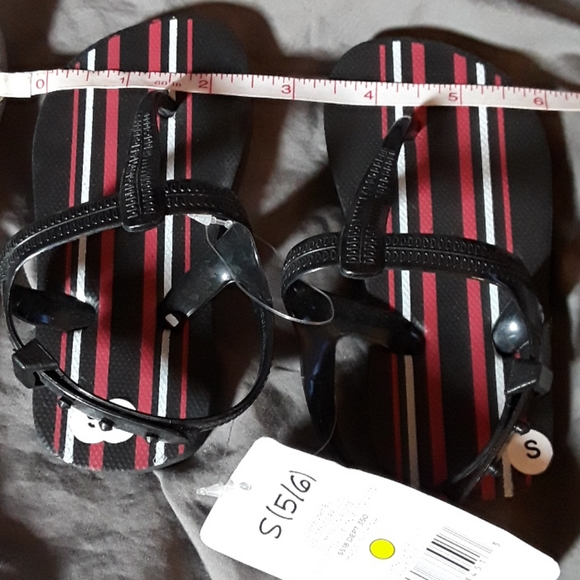 Toddler flip flops with adjustable strap/New w/tag - Picture 4 of 8